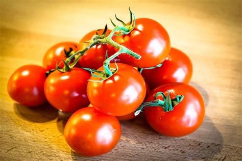 Are tomatoes native to america - 9 may 2023 ... Tomatoes are native to South America. There are around 10,000 varieties of tomatoes worldwide. Henderson, Rowan and Buncombe counties are the ...